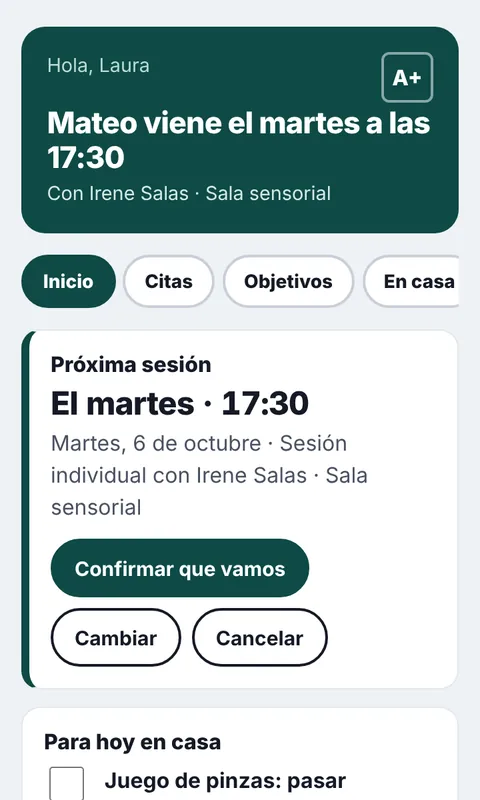 Pantalla de la familia: la próxima sesión con su terapeuta y su sala, y botones para confirmar, cambiar o cancelar.